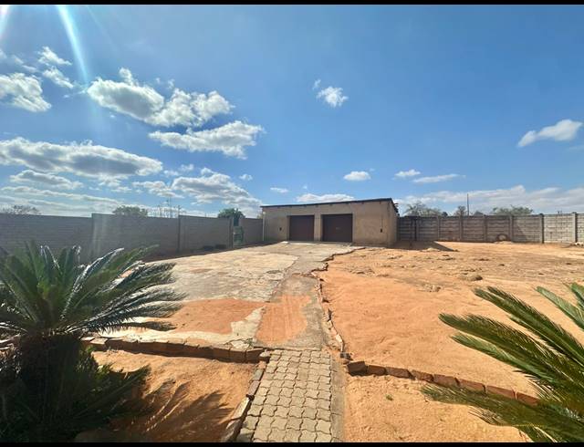 2,000M² SMALLHOLDING FOR SALE IN DALMADA AH
